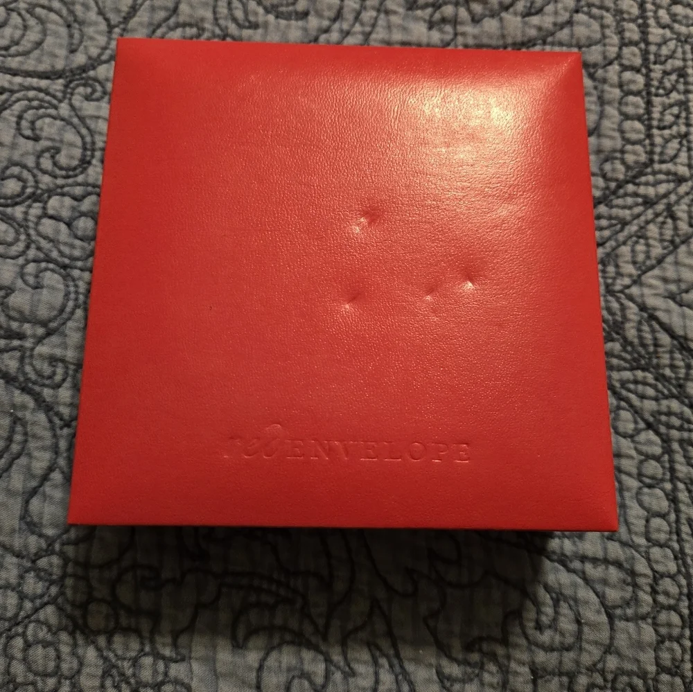 Red Envelope Flores Glass & Copper Necklace from Sandine of Satellite Jewelry - Picture 4 of 7